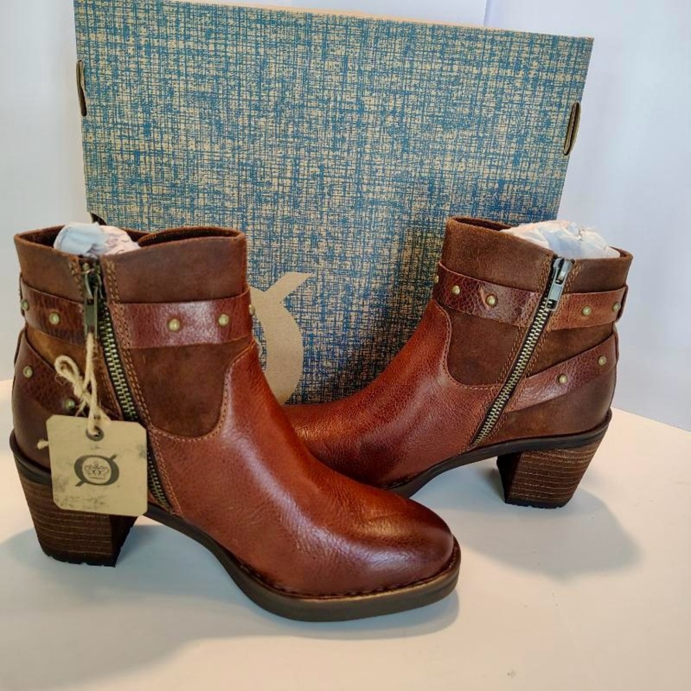 Born Derica Ankle Boots Brown Leather Studded Buckle Heel Zip Up Womens Sz 7 NIB